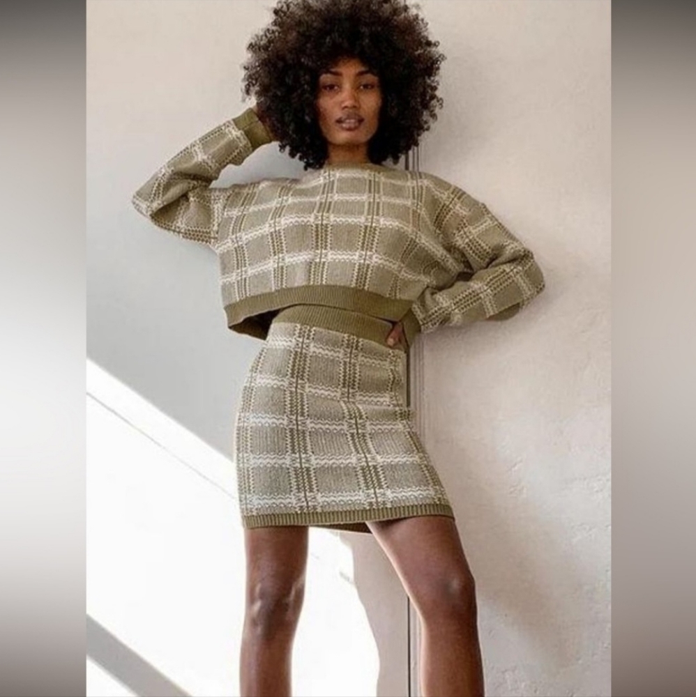 Lulu's crop pullover sweater - green plaid - Picture 1 of 8